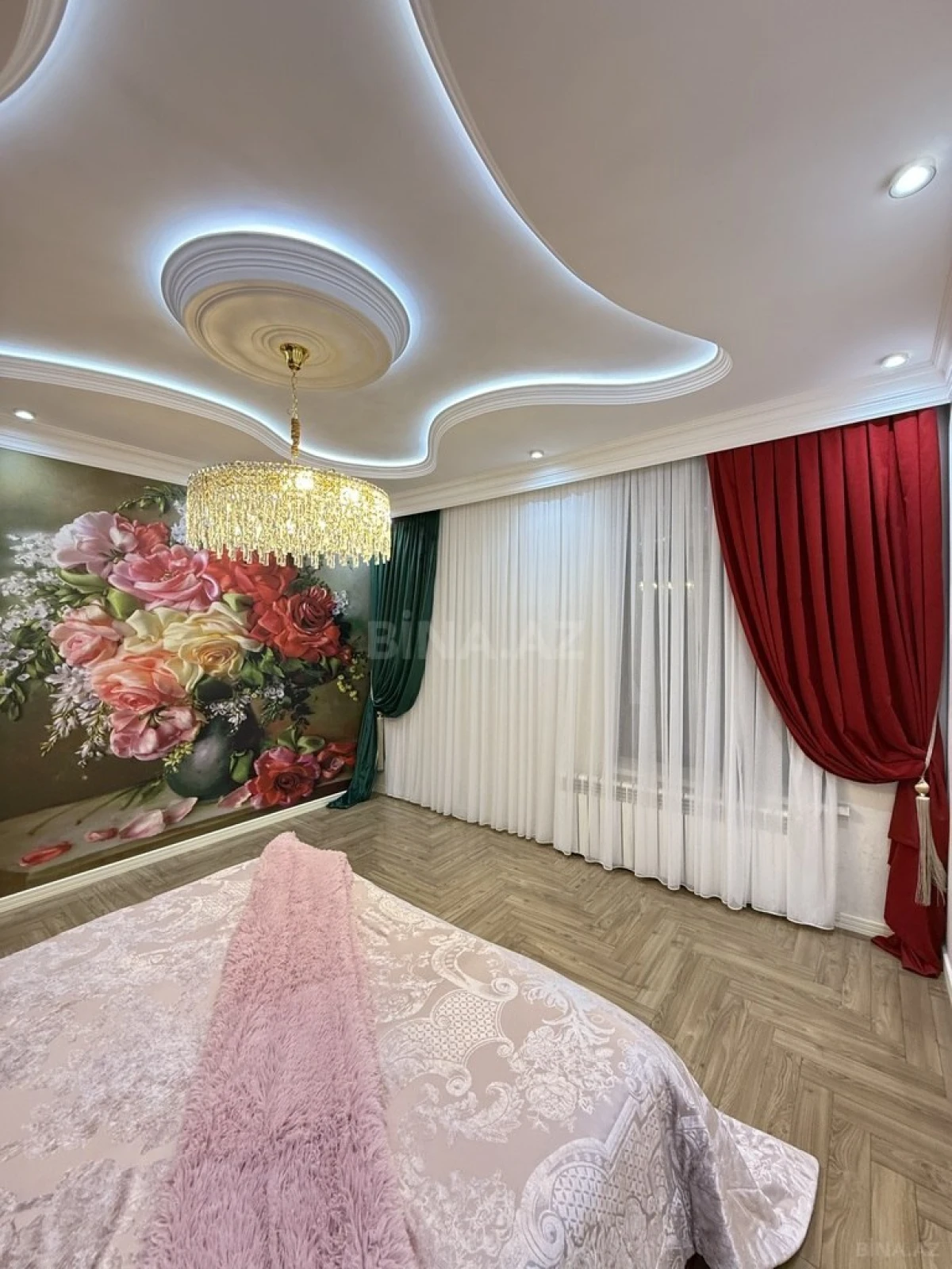 Satılır 6 otaqlı həyət evi 220 m²