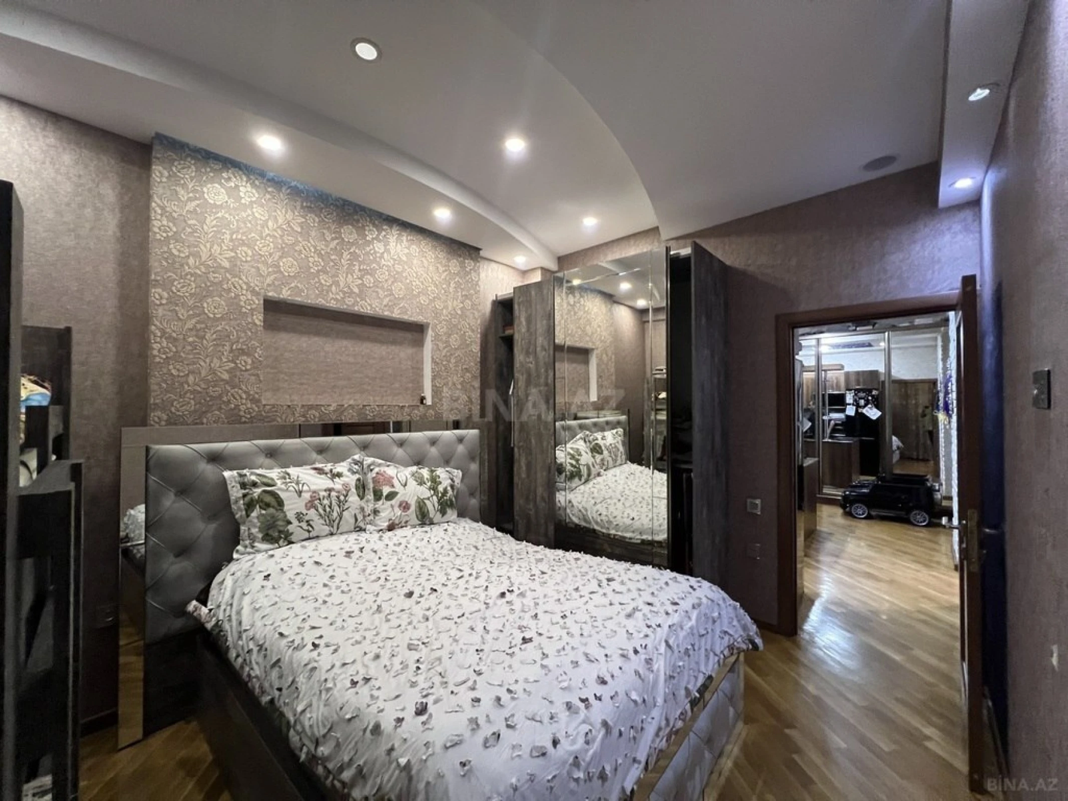 Satılır 2 otaqlı mənzil 65 m²