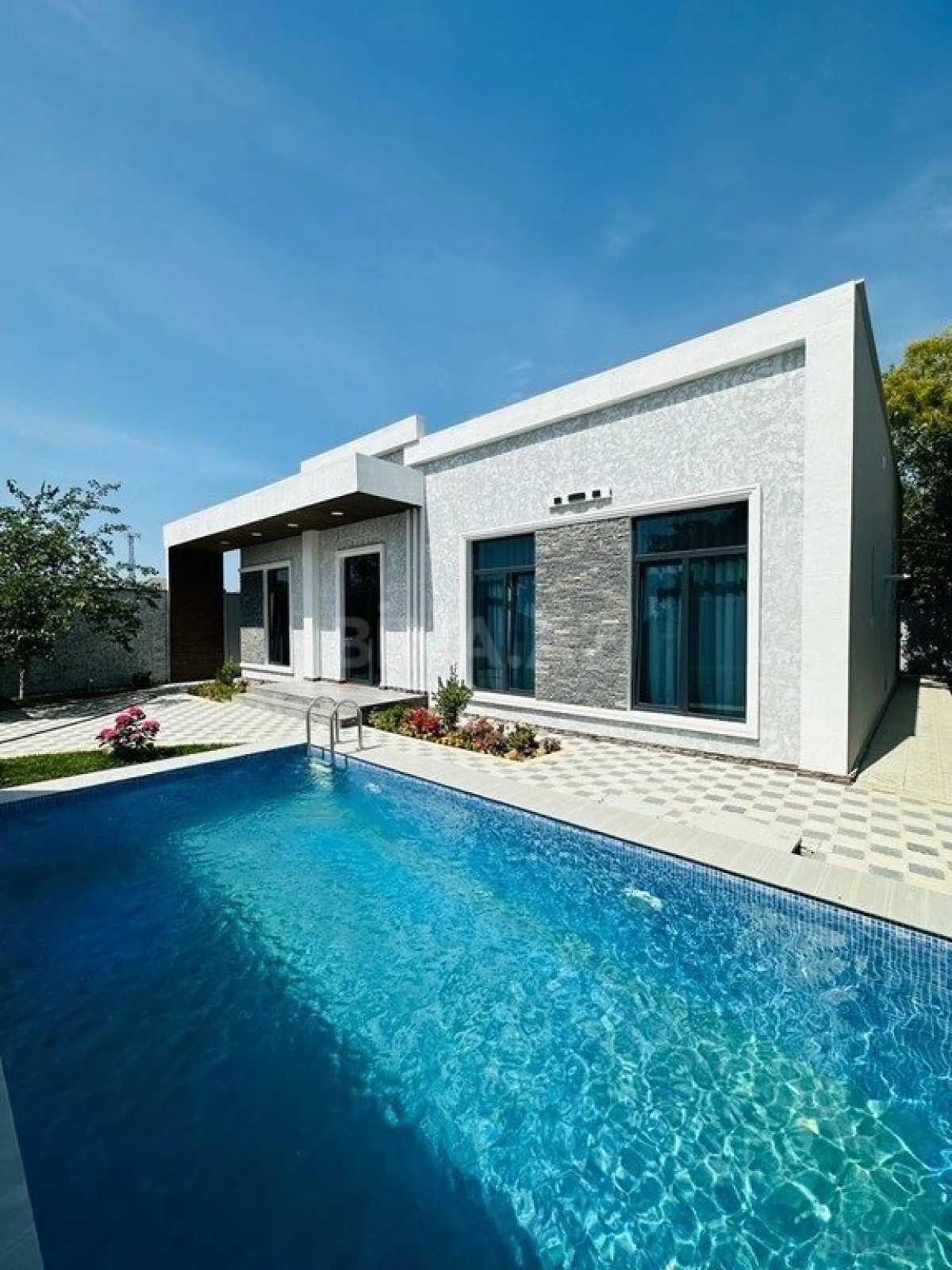 Kirayə verilir 4 otaqlı həyət evi 200 m²