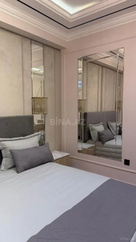 Satılır 4 otaqlı mənzil 168 m²