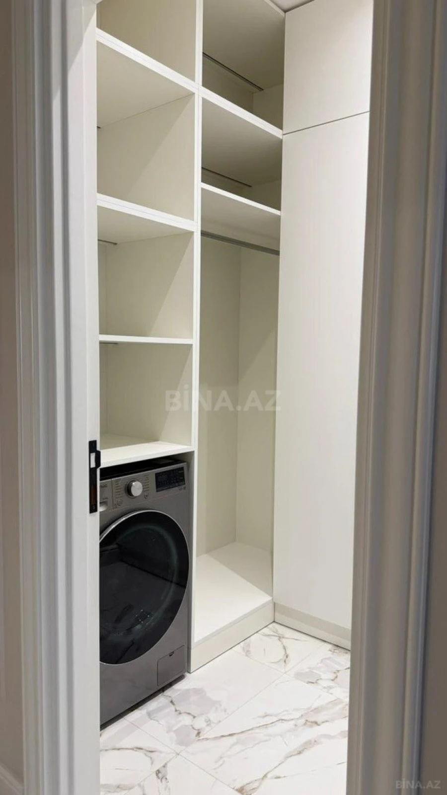 Satılır 4 otaqlı mənzil 168 m²