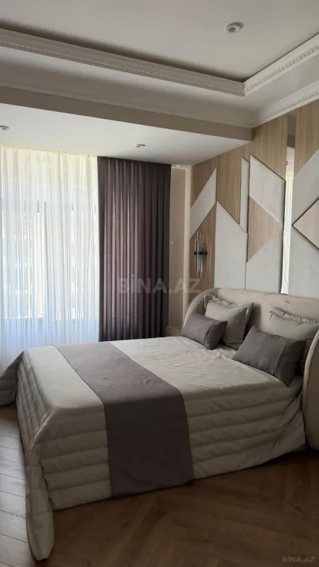 Satılır 4 otaqlı mənzil 168 m²