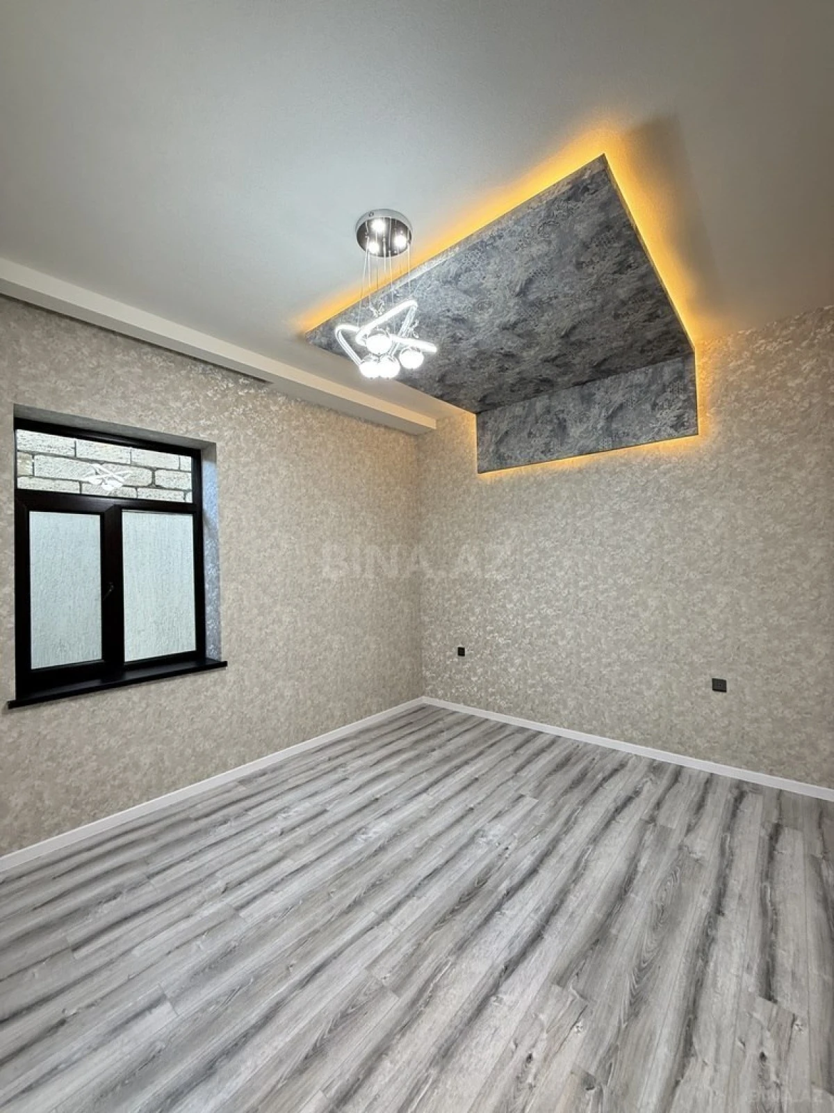 Satılır 4 otaqlı həyət evi 145 m²
