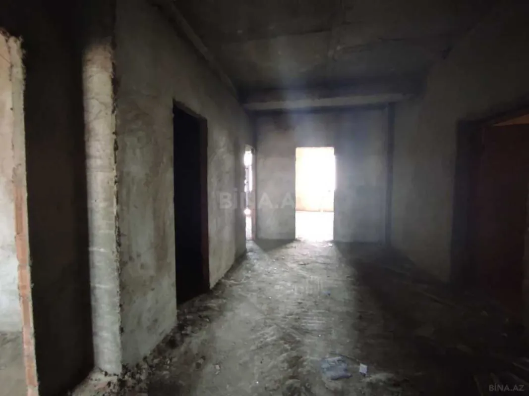 Satılır 4 otaqlı mənzil 200 m²