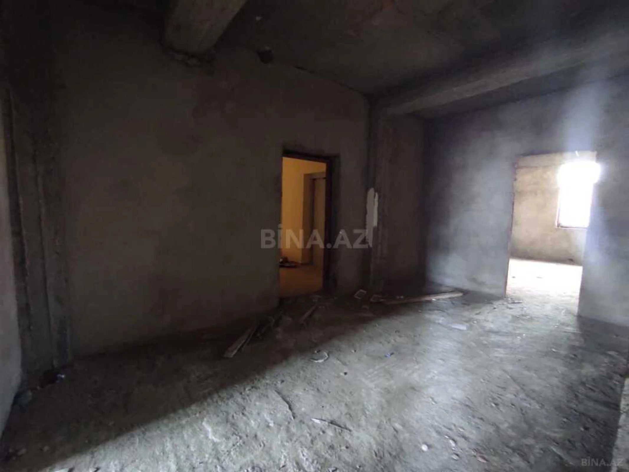 Satılır 4 otaqlı mənzil 200 m²