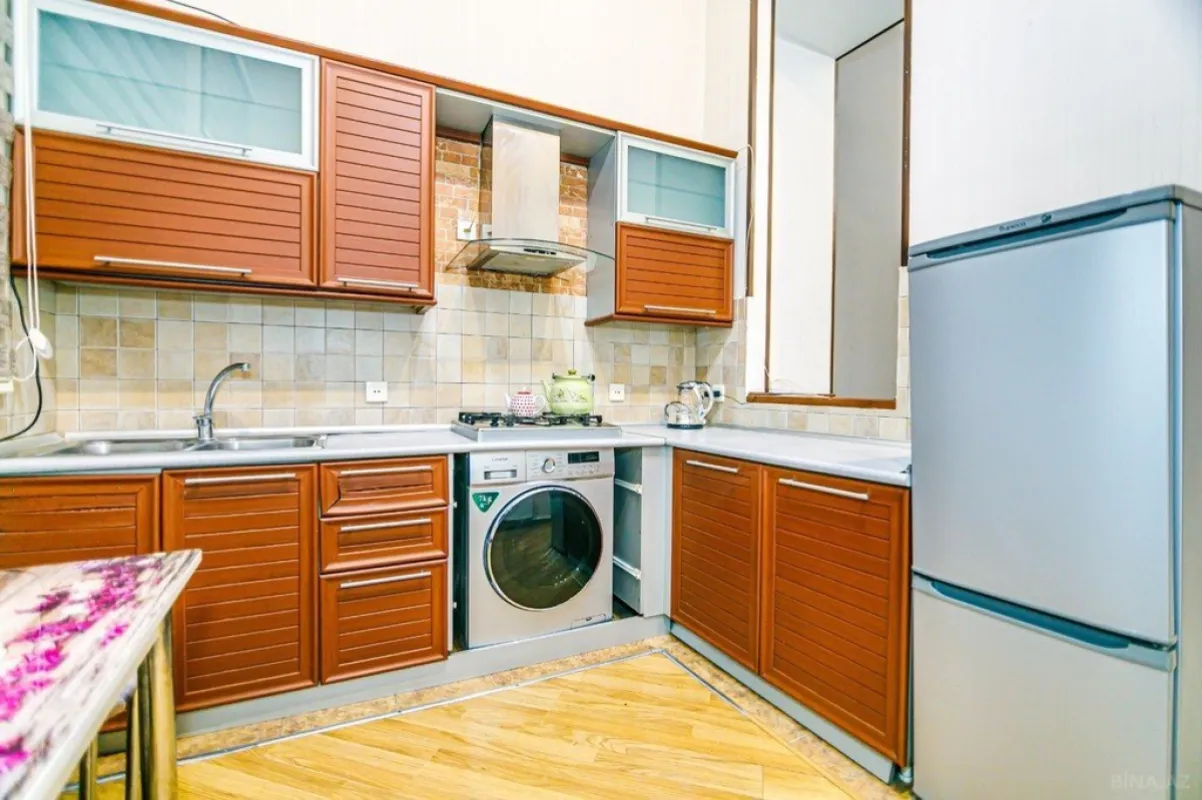 Kirayə verilir 2 otaqlı mənzil 60 m²