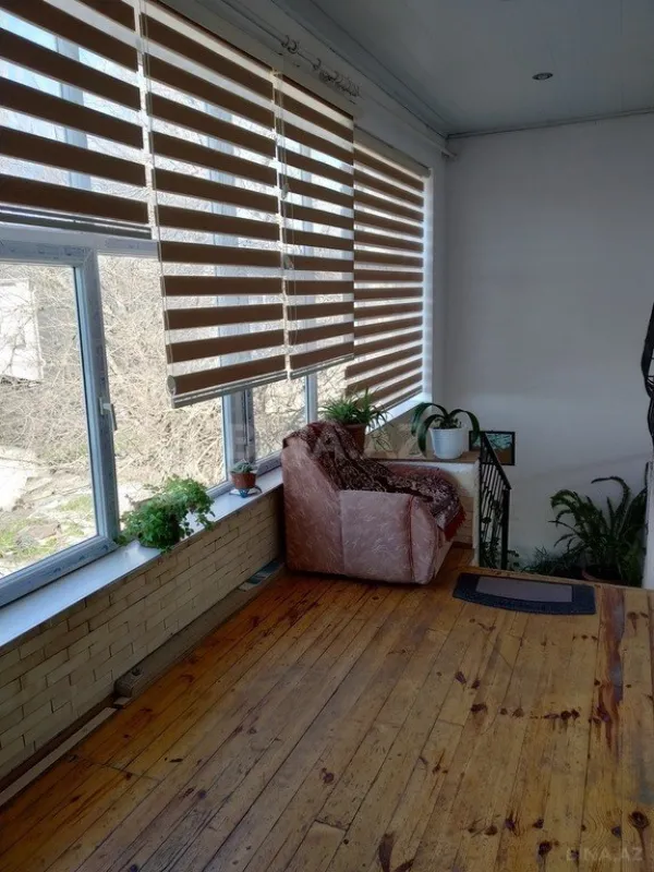 Satılır 6 otaqlı həyət evi 200 m²