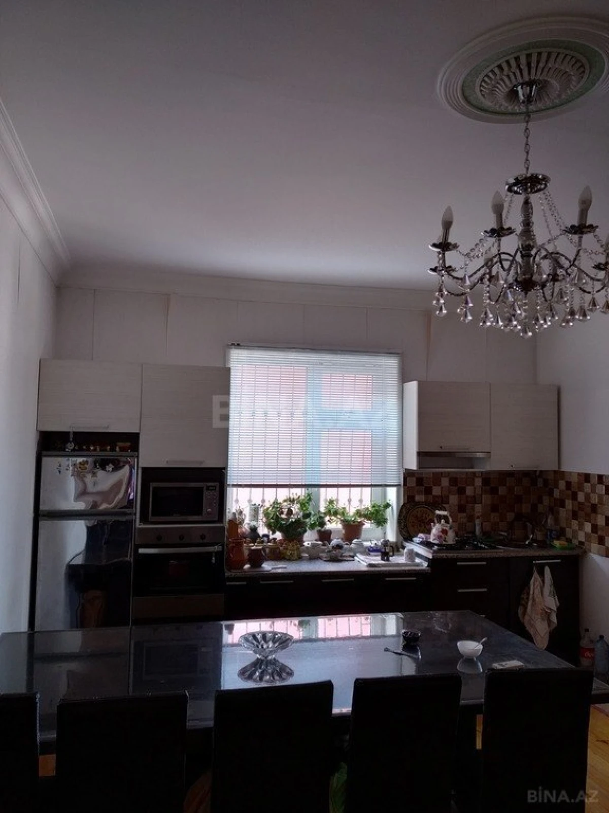 Satılır 6 otaqlı həyət evi 200 m²