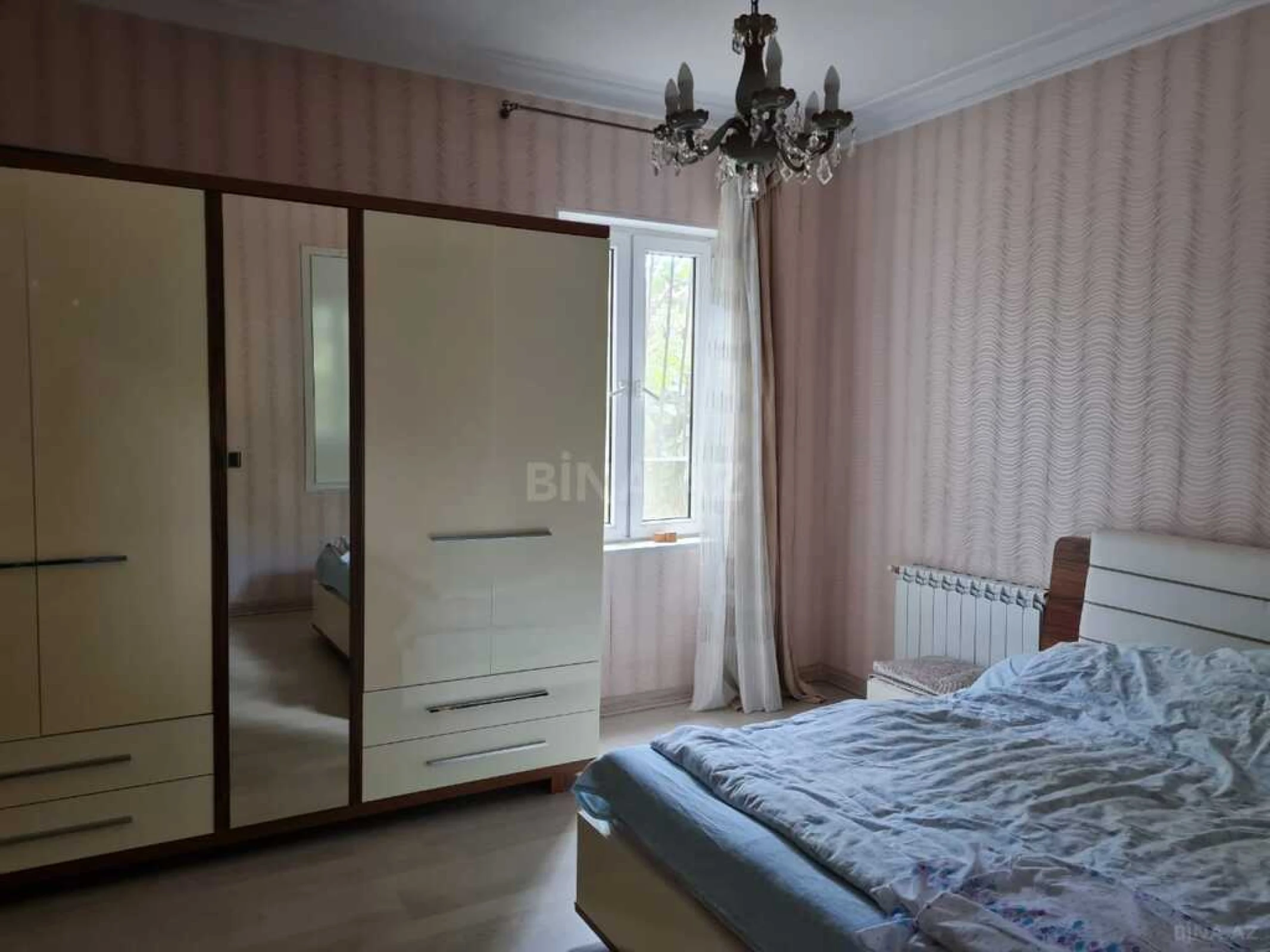 Satılır 6 otaqlı həyət evi 200 m²