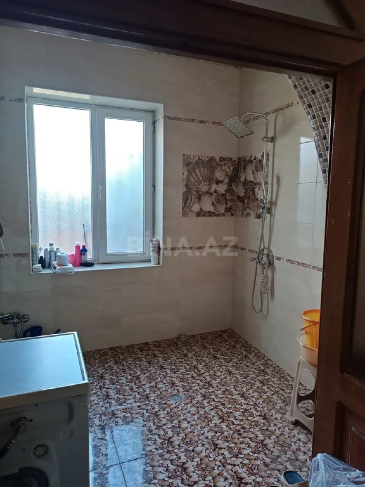 Satılır 6 otaqlı həyət evi 200 m²
