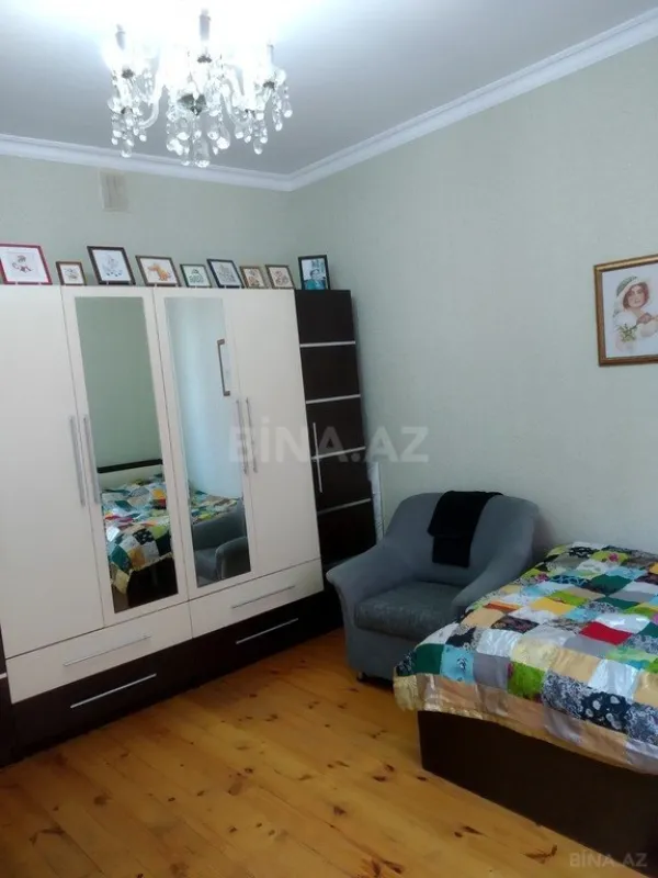 Satılır 6 otaqlı həyət evi 200 m²