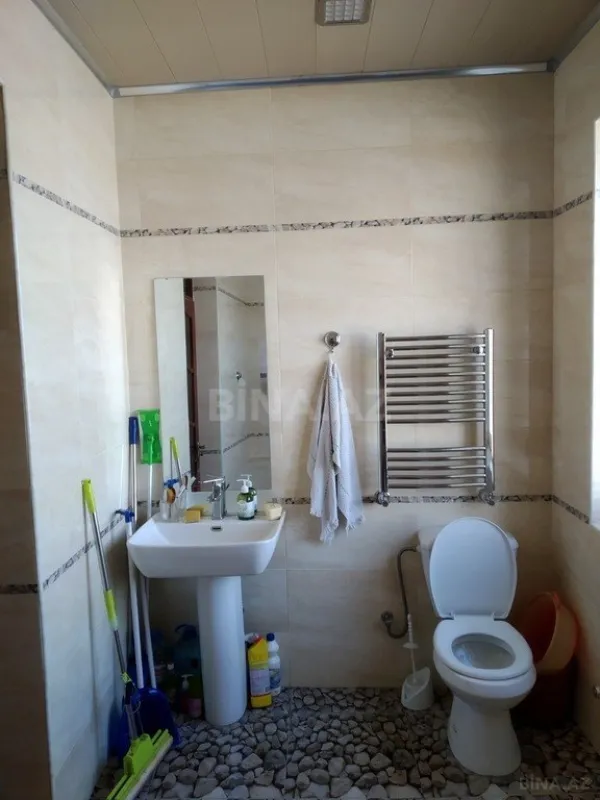 Satılır 6 otaqlı həyət evi 200 m²