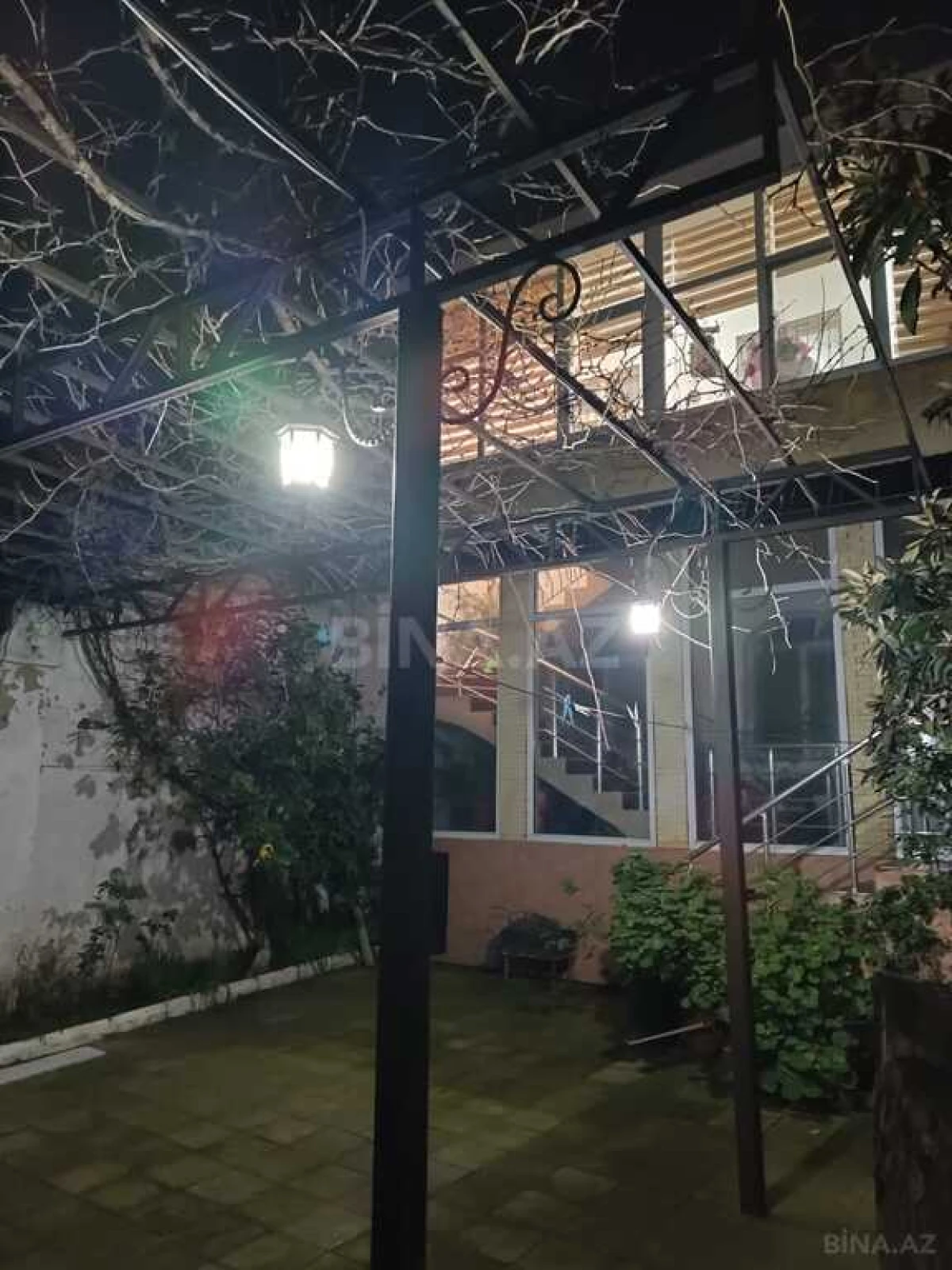 Satılır 6 otaqlı həyət evi 200 m²