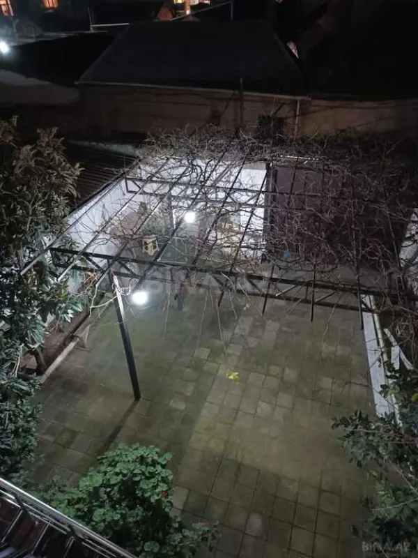 Satılır 6 otaqlı həyət evi 200 m²