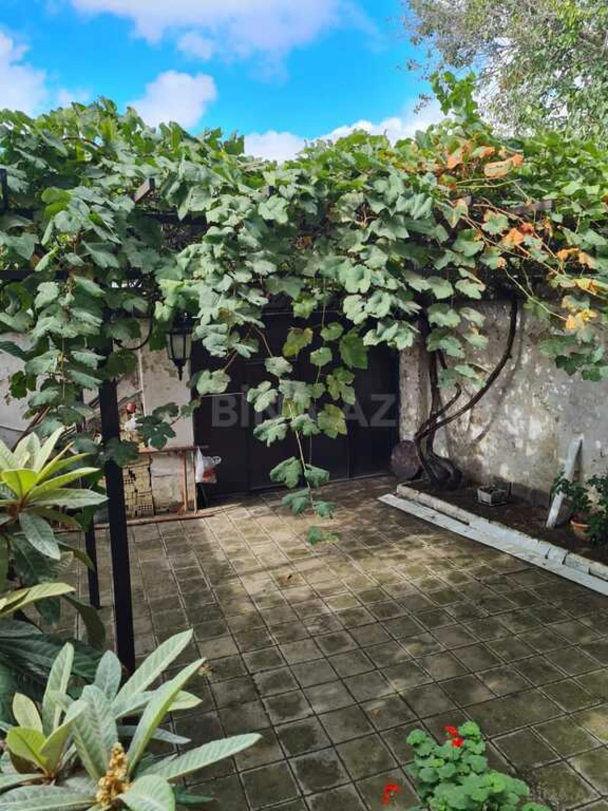 Satılır 6 otaqlı həyət evi 200 m²