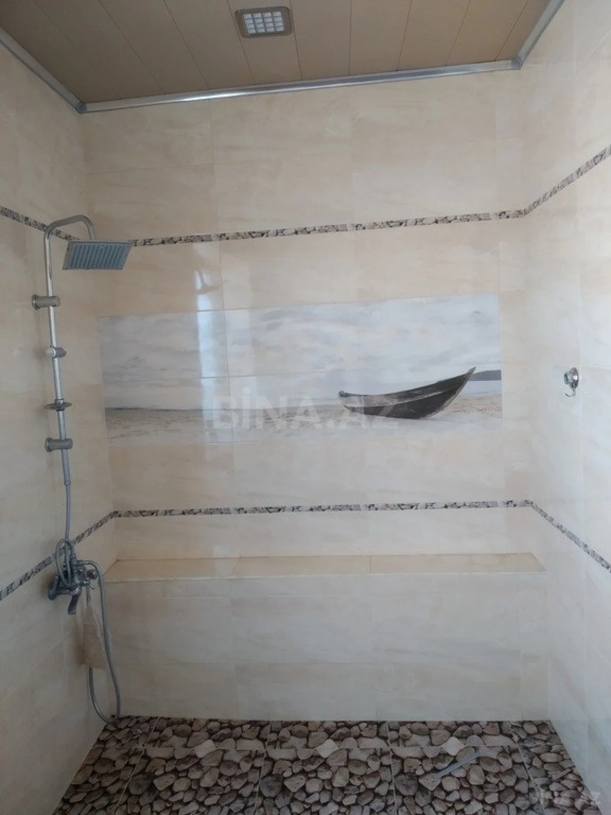 Satılır 6 otaqlı həyət evi 200 m²