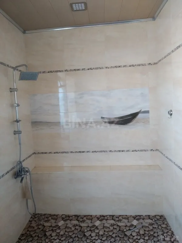 Satılır 6 otaqlı həyət evi 200 m²