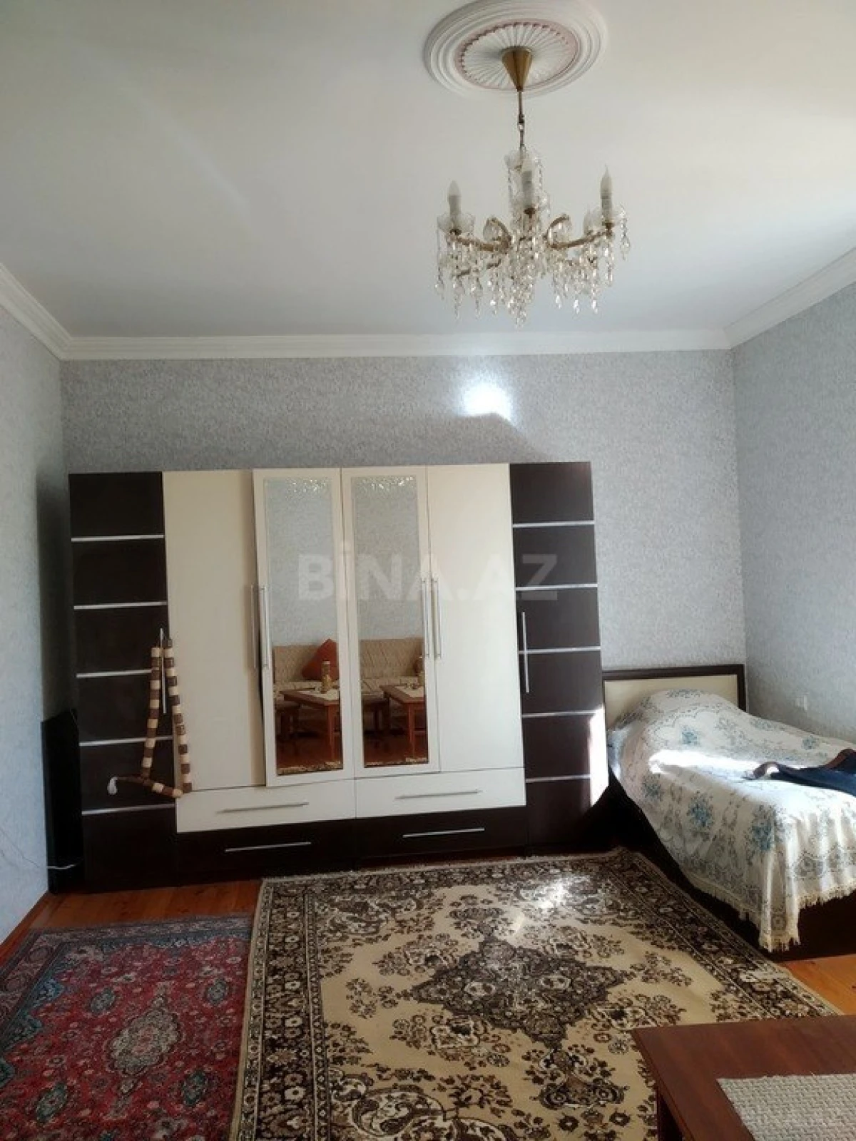 Satılır 6 otaqlı həyət evi 200 m²
