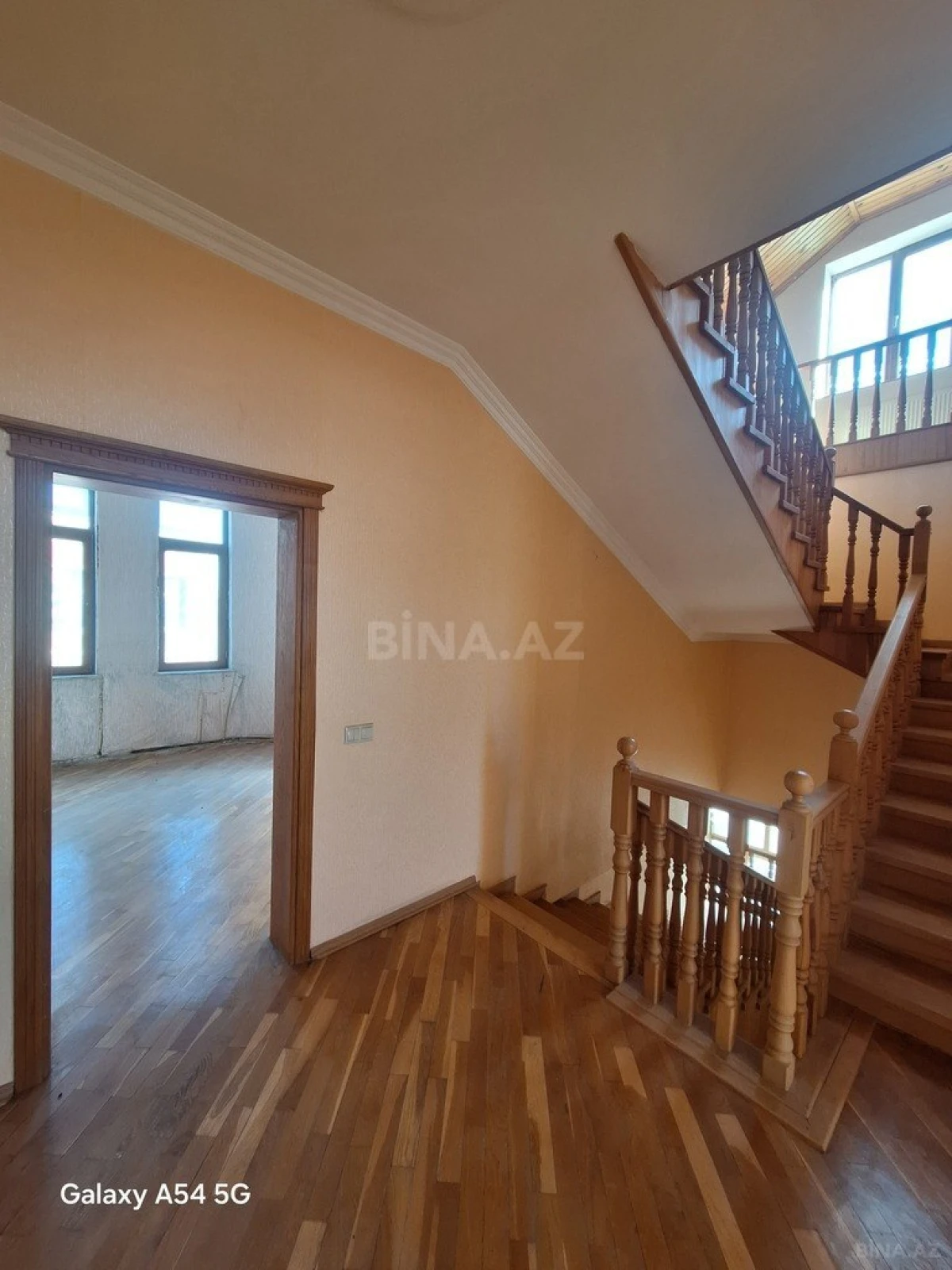 Satılır obyekt 400 m²