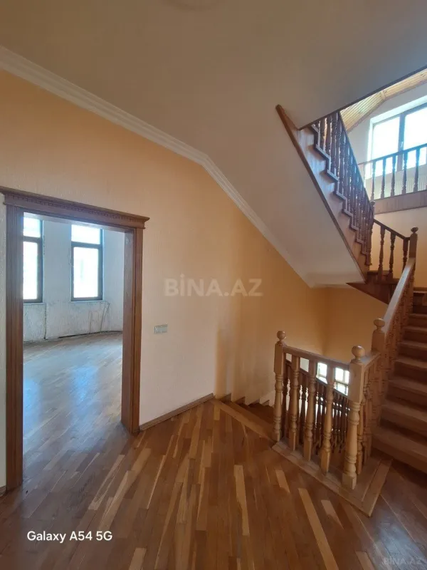 Satılır obyekt 400 m²