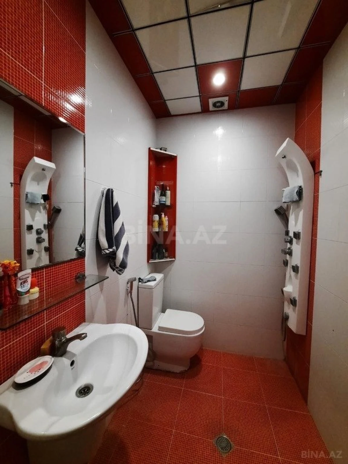 Satılır 4 otaqlı mənzil 172 m²