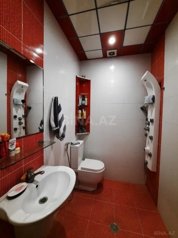 Satılır 4 otaqlı mənzil 172 m²