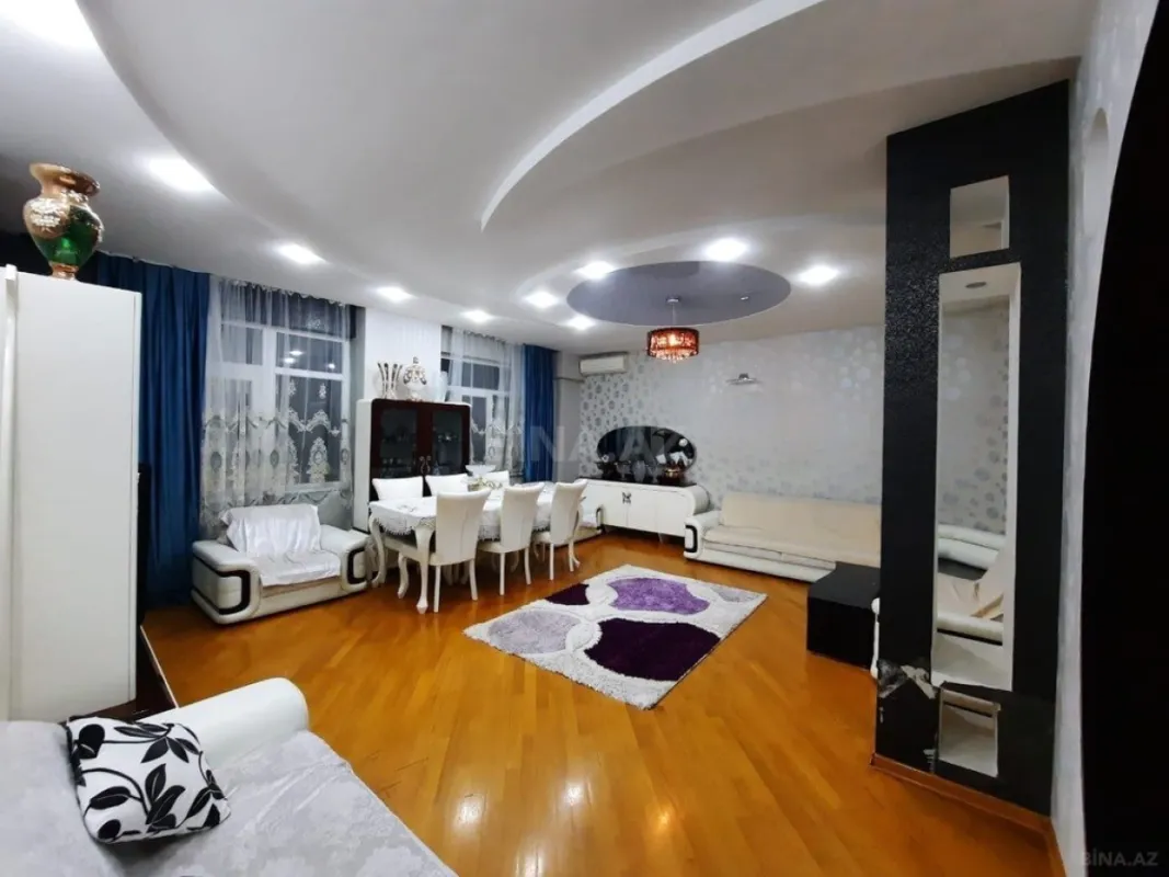 Satılır 4 otaqlı mənzil 172 m²