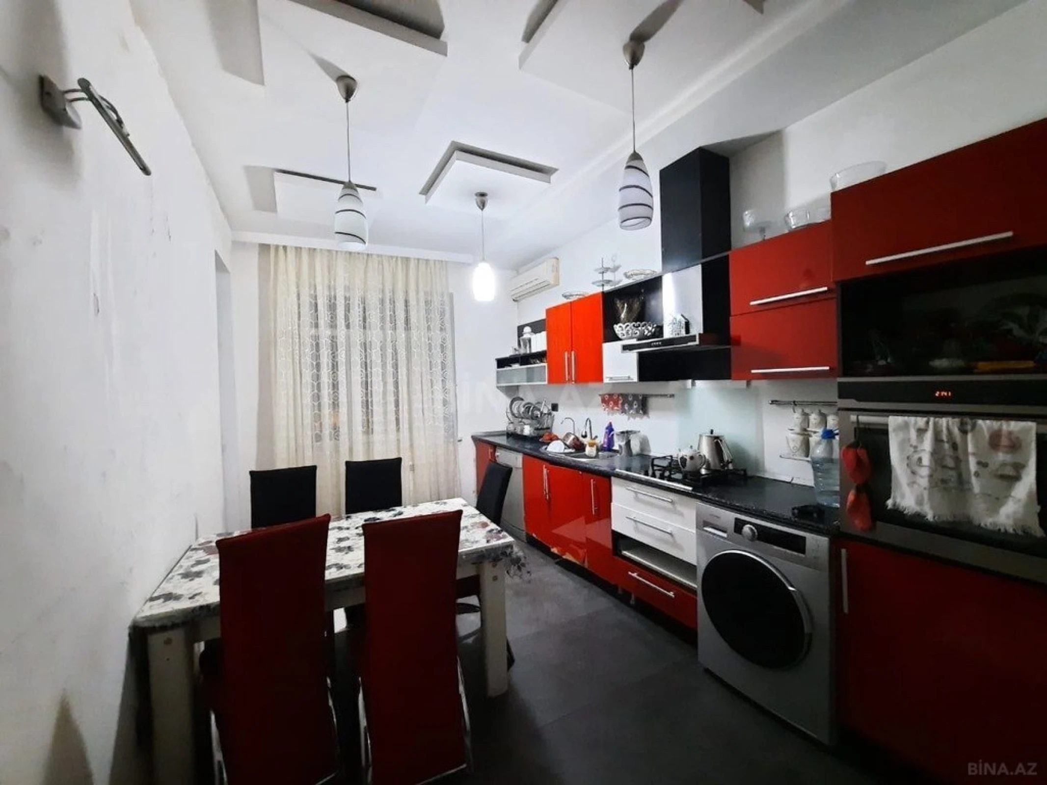 Satılır 4 otaqlı mənzil 172 m²