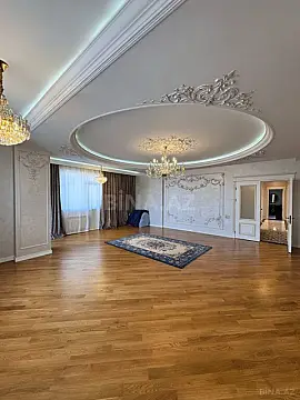 Satılır 4 otaqlı mənzil 185 m²