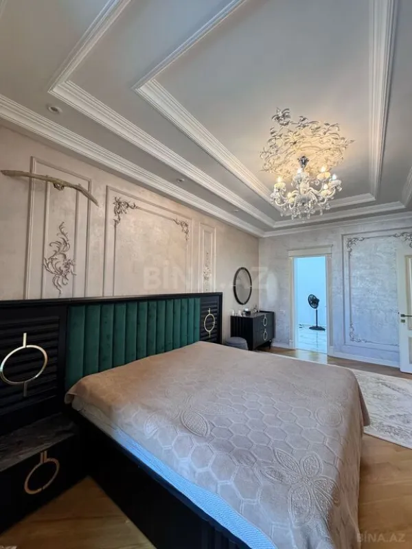 Satılır 4 otaqlı mənzil 185 m²