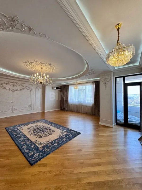 Satılır 4 otaqlı mənzil 185 m²