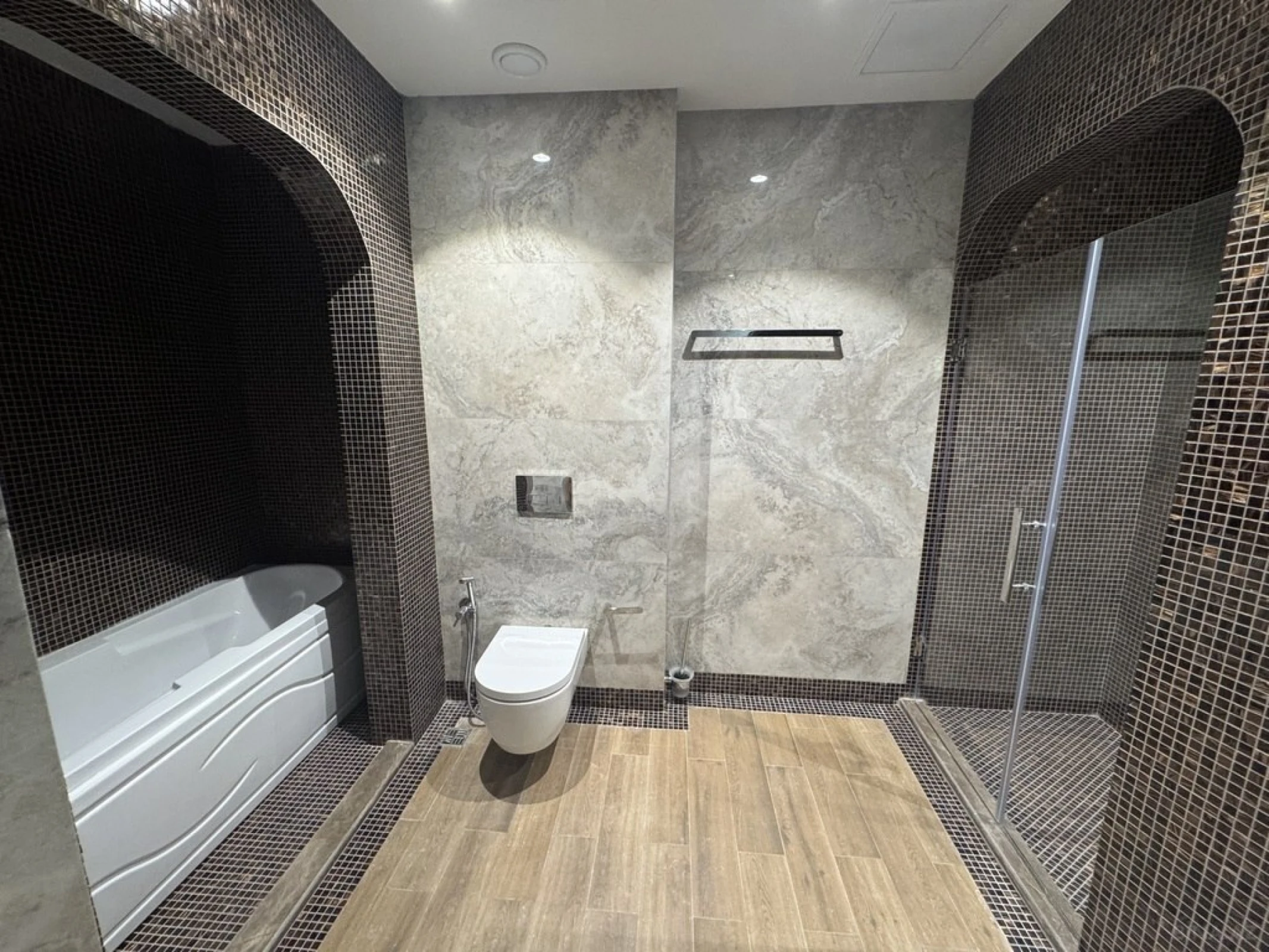 Kirayə verilir 3 otaqlı mənzil 132 m²