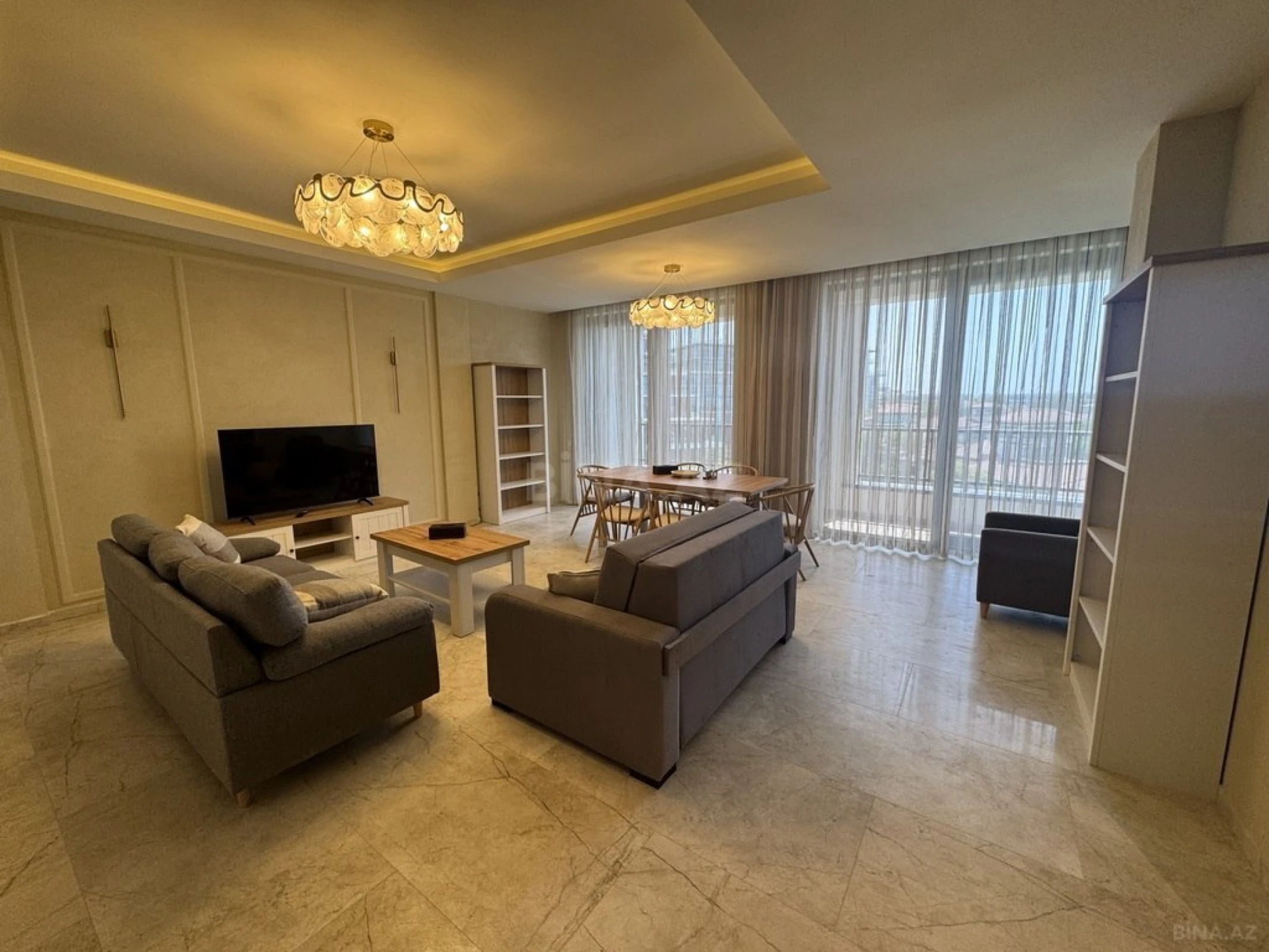Kirayə verilir 3 otaqlı mənzil 132 m²