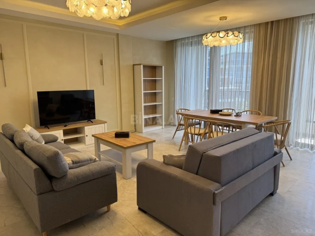 Kirayə verilir 3 otaqlı mənzil 132 m²