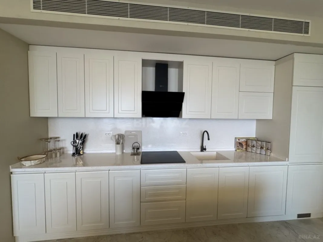 Kirayə verilir 3 otaqlı mənzil 132 m²