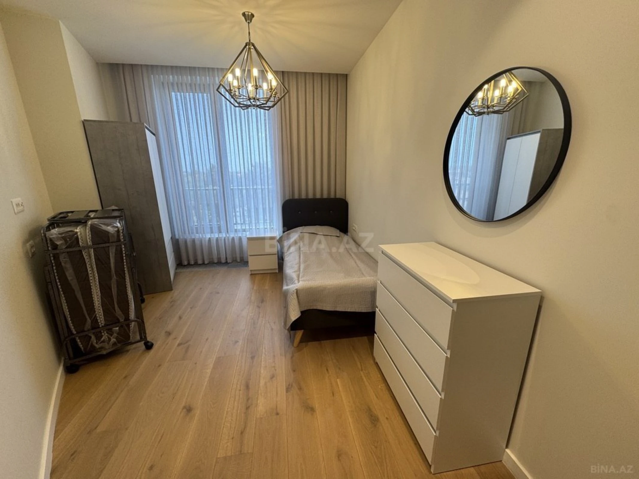 Kirayə verilir 3 otaqlı mənzil 132 m²