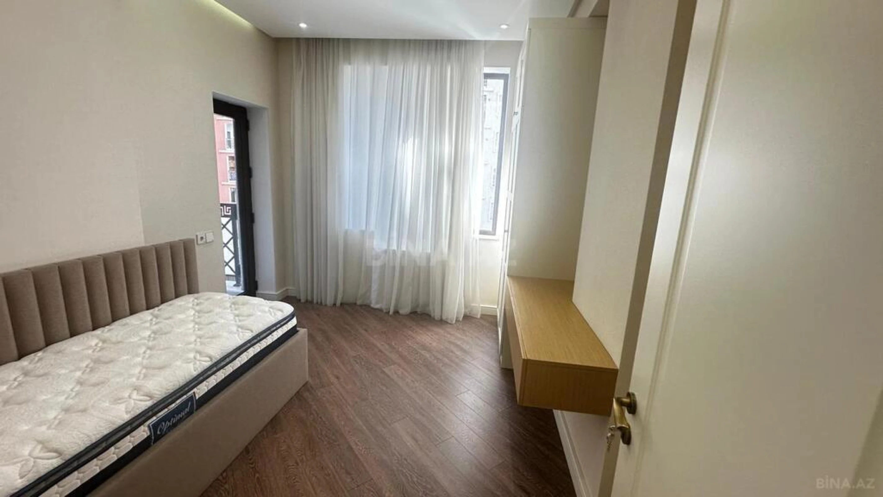 Satılır 3 otaqlı mənzil 115 m²