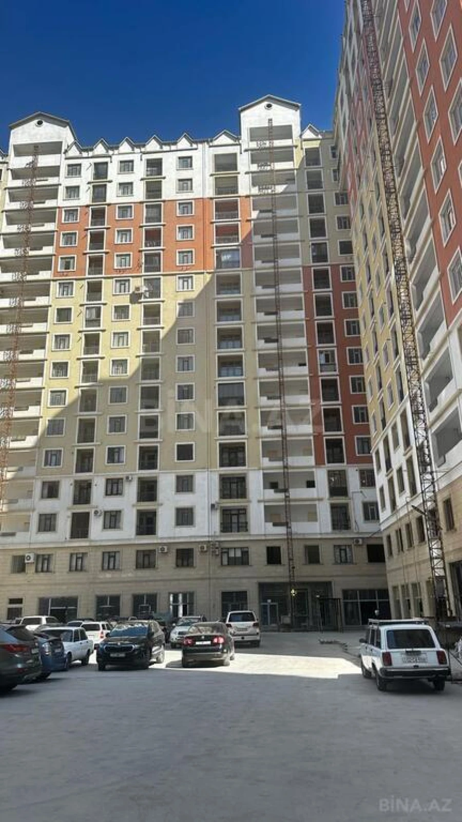 Satılır 3 otaqlı mənzil 115 m²