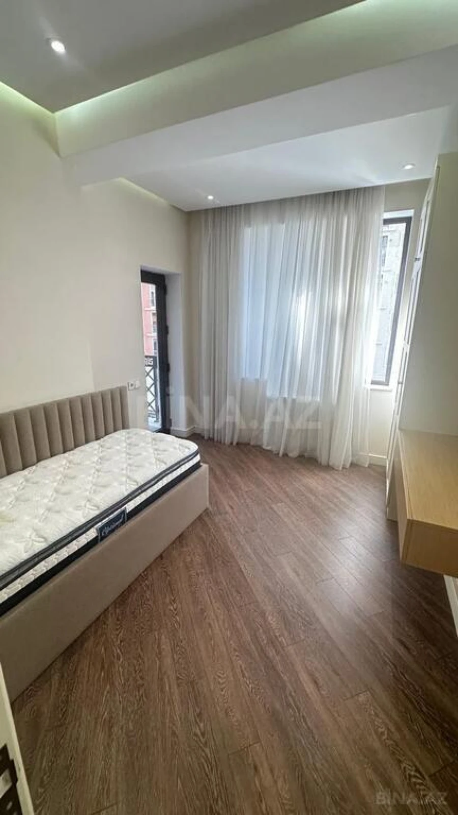 Satılır 3 otaqlı mənzil 115 m²