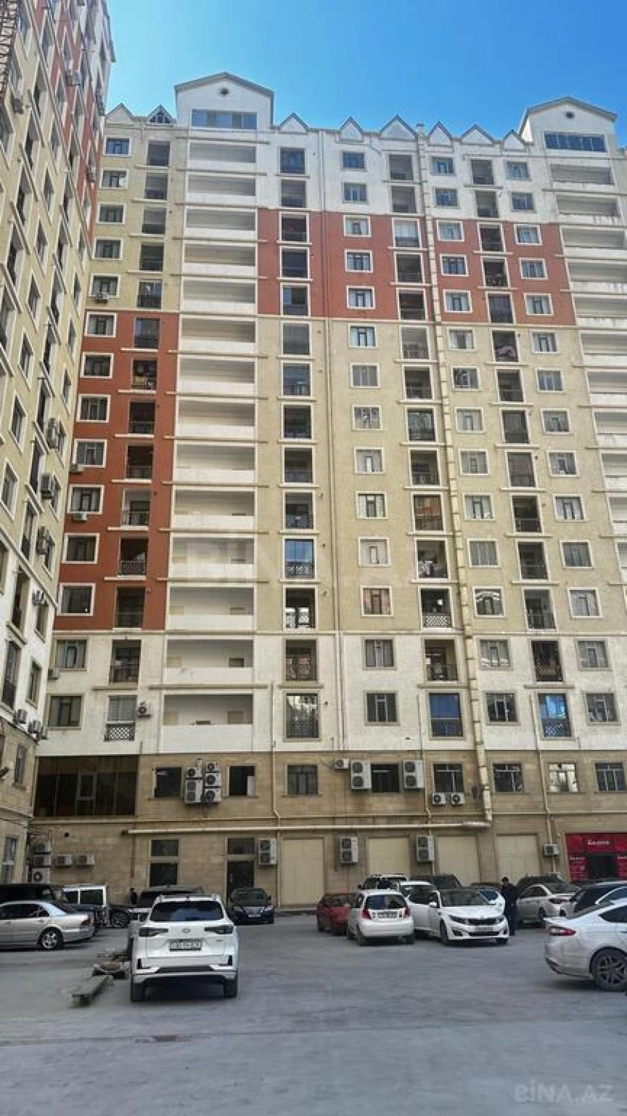 Satılır 3 otaqlı mənzil 115 m²