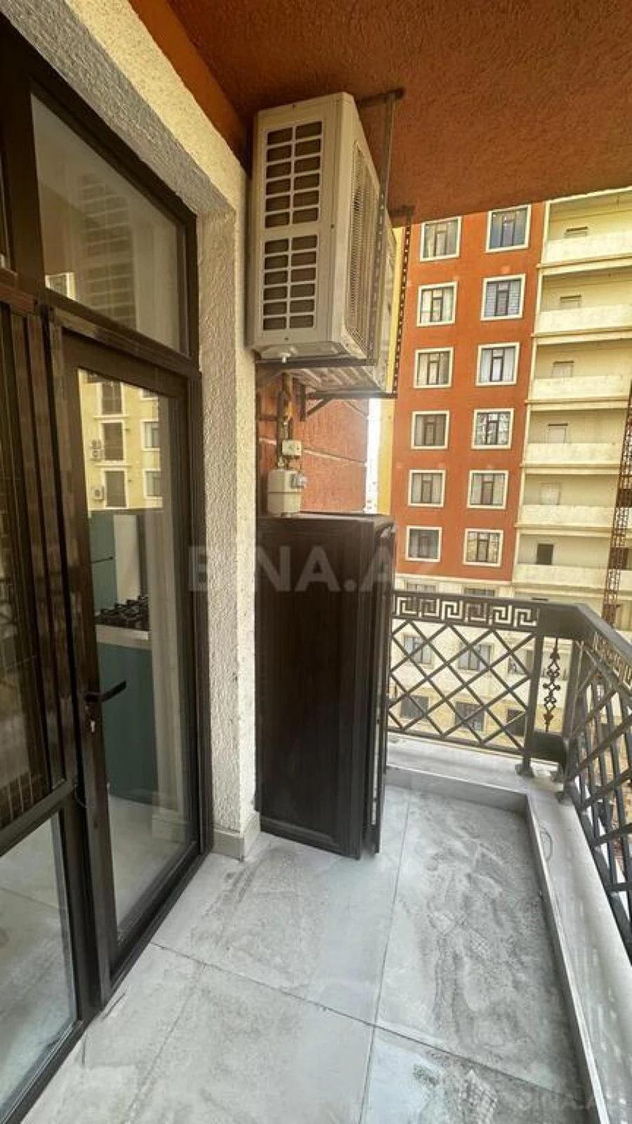 Satılır 3 otaqlı mənzil 115 m²