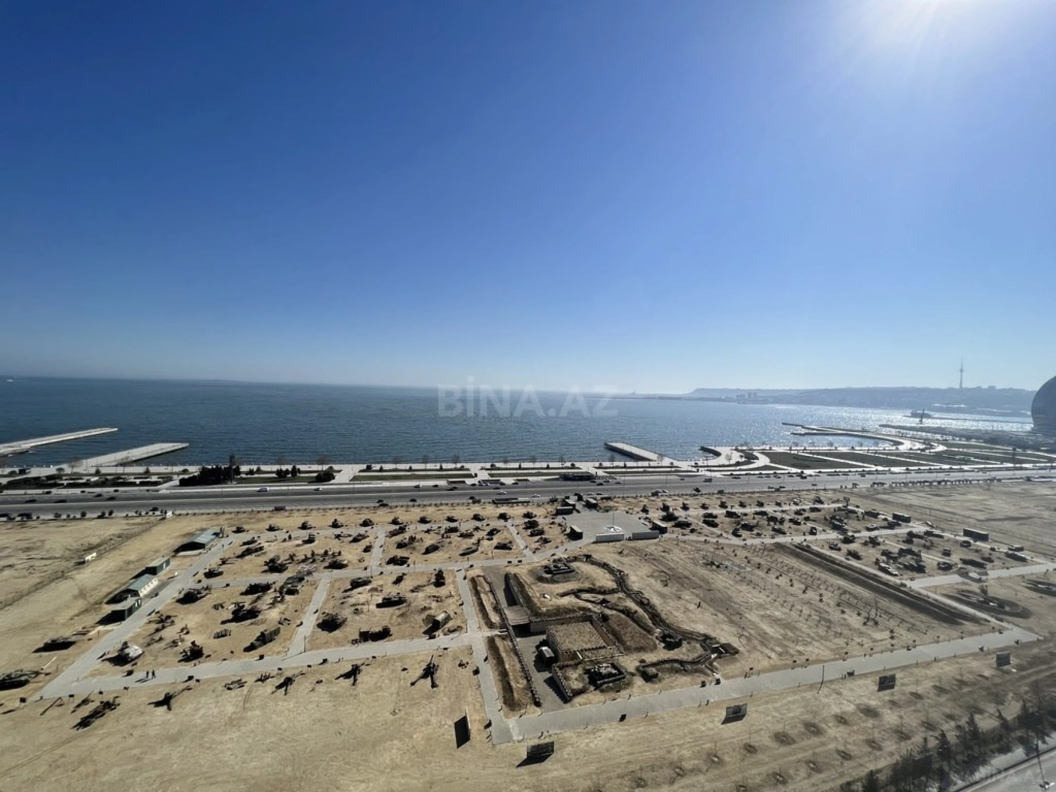 Satılır 4 otaqlı ofis 180 m²