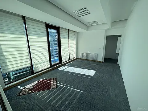 Satılır 4 otaqlı ofis 180 m²