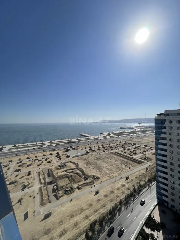 Satılır 4 otaqlı ofis 180 m²