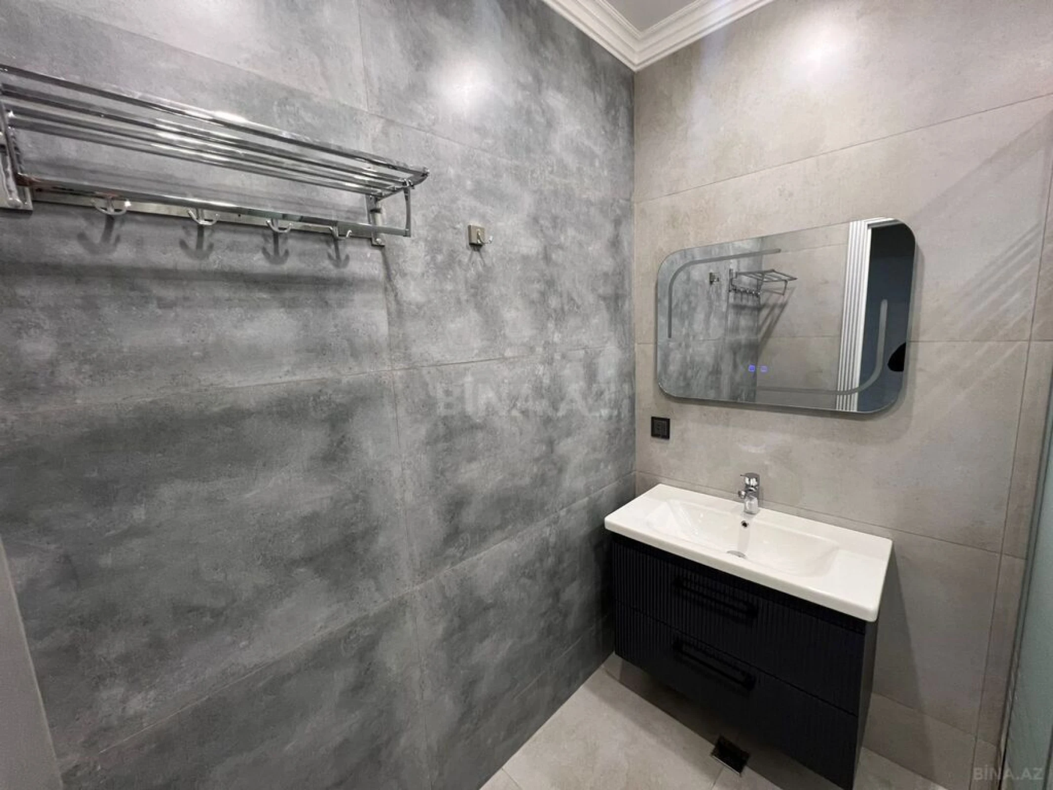 Kirayə verilir 3 otaqlı mənzil 145 m²