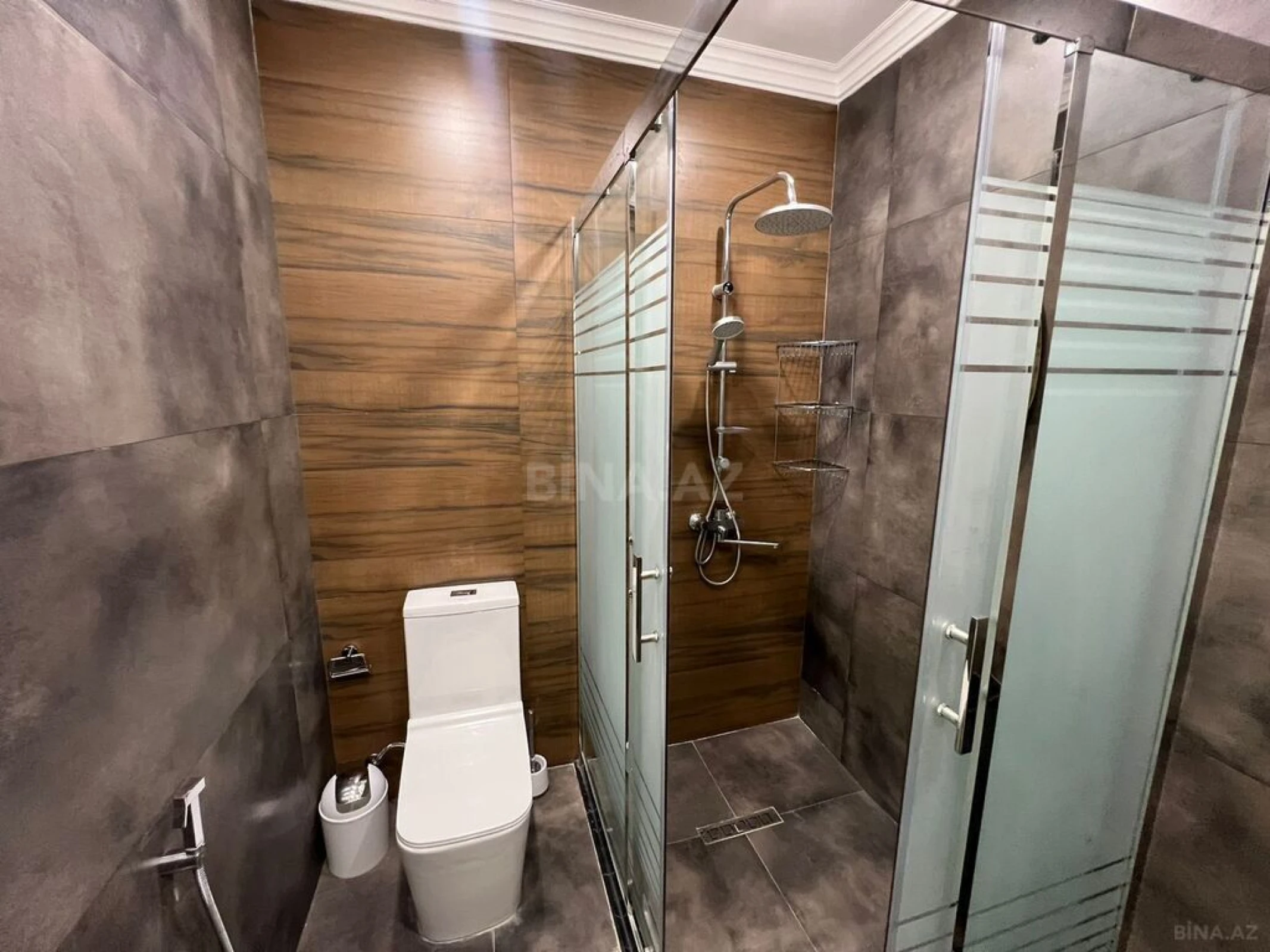 Kirayə verilir 3 otaqlı mənzil 145 m²
