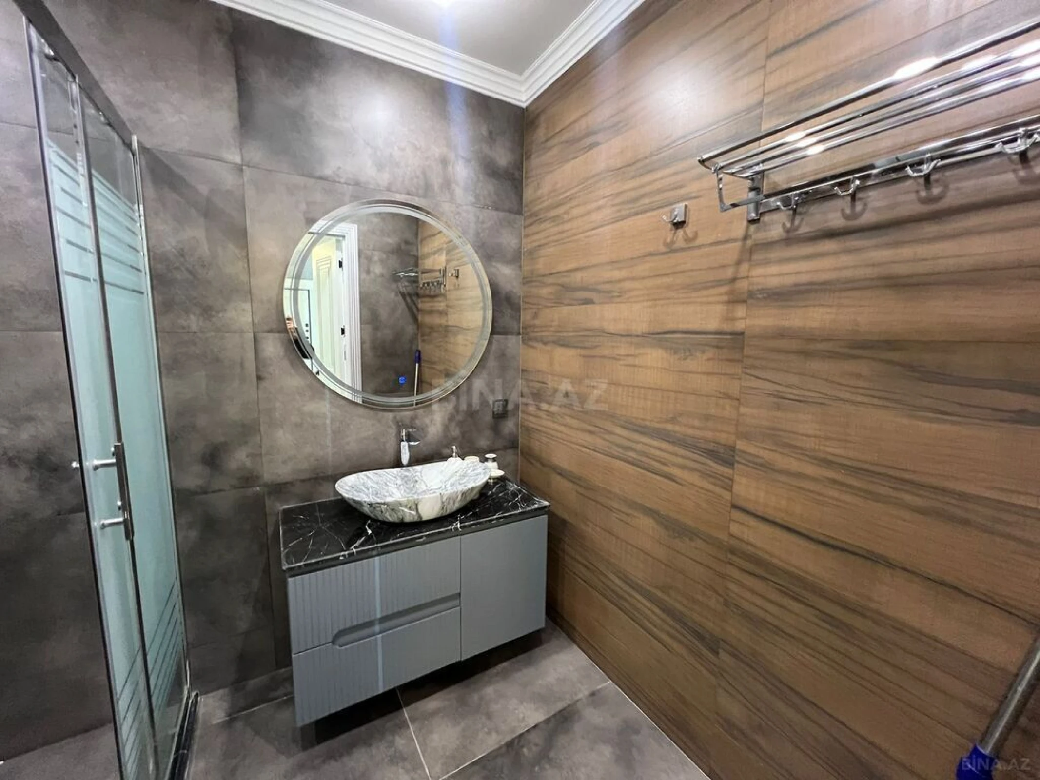 Kirayə verilir 3 otaqlı mənzil 145 m²