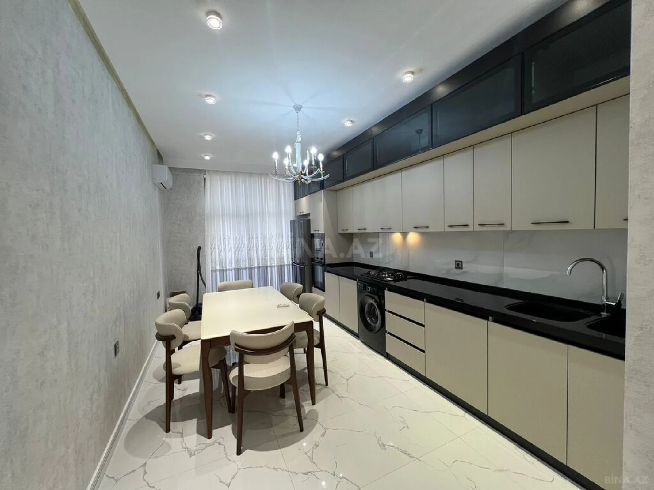 Kirayə verilir 3 otaqlı mənzil 145 m²