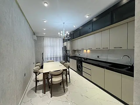 Kirayə verilir 3 otaqlı mənzil 145 m²
