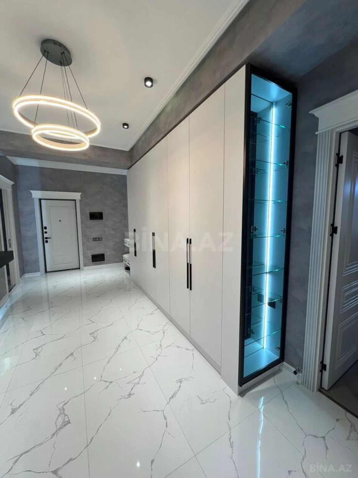 Kirayə verilir 3 otaqlı mənzil 145 m²